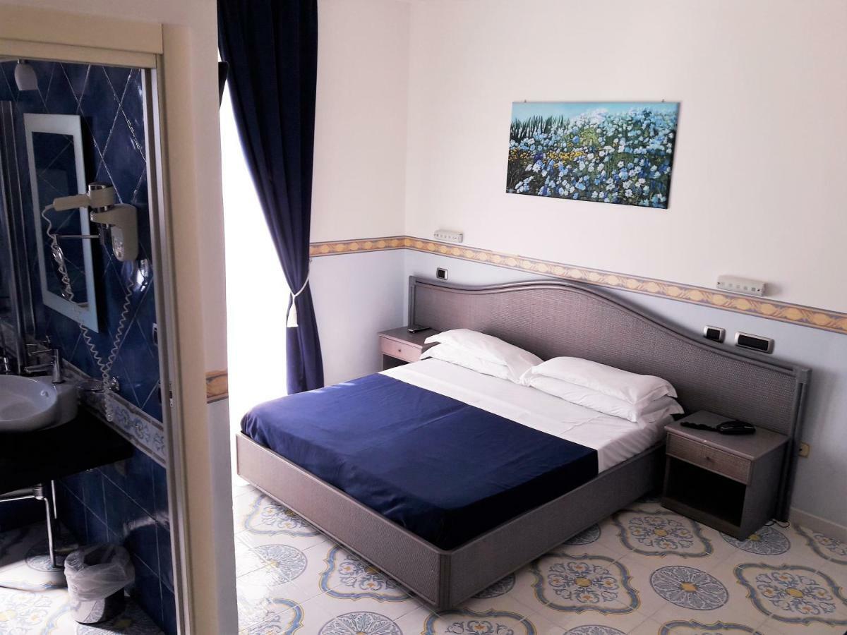 Hotel Stella Maris كاسال فيلينو الغرفة الصورة